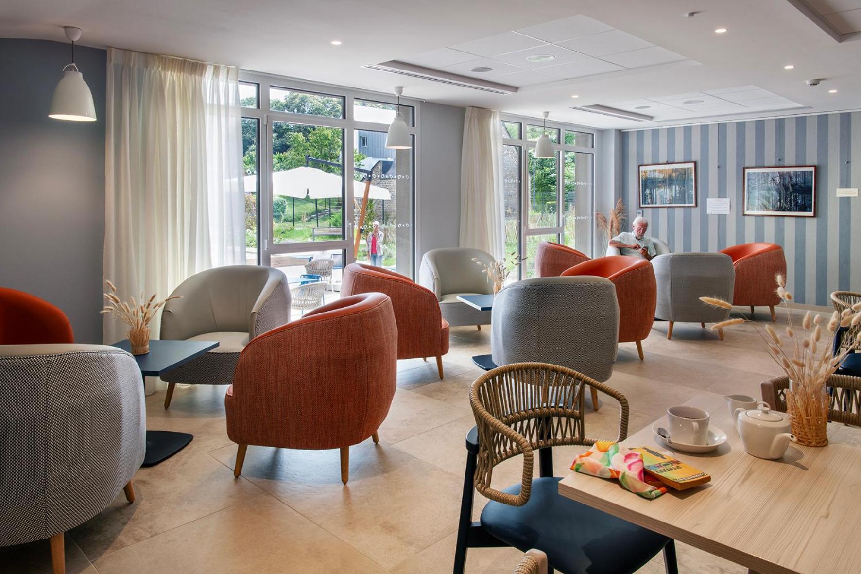 Residence Services Seniors - Domitys Les Jardins D'Ahna Dinan Exterior photo